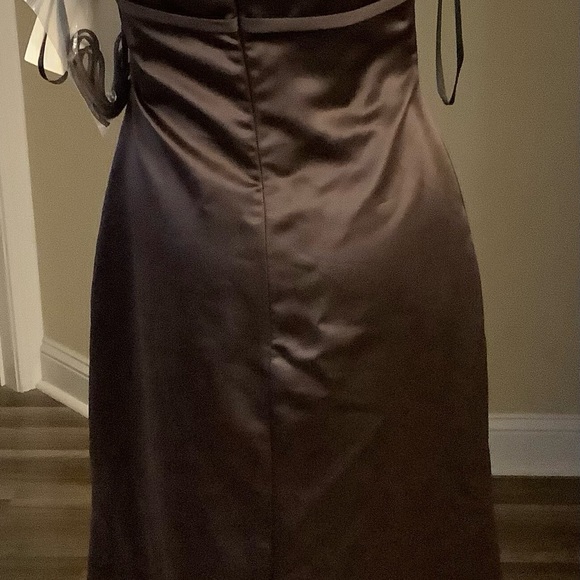 Brown Jim HJELM:Size 8
Brown Midi Dress Special Occasion
New Tag Attached - Picture 5 of 9